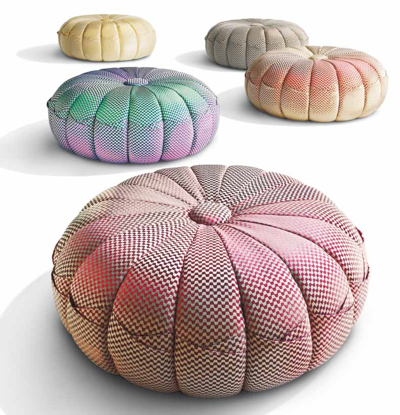 Puntaspillone Design: MissoniHome Studio Pouf Suggestivo e imponente pouf gioiello, con la stessa forma dello strumento di lavoro dei sarti ma in dimensioni amplificate che diventa comoda seduta per