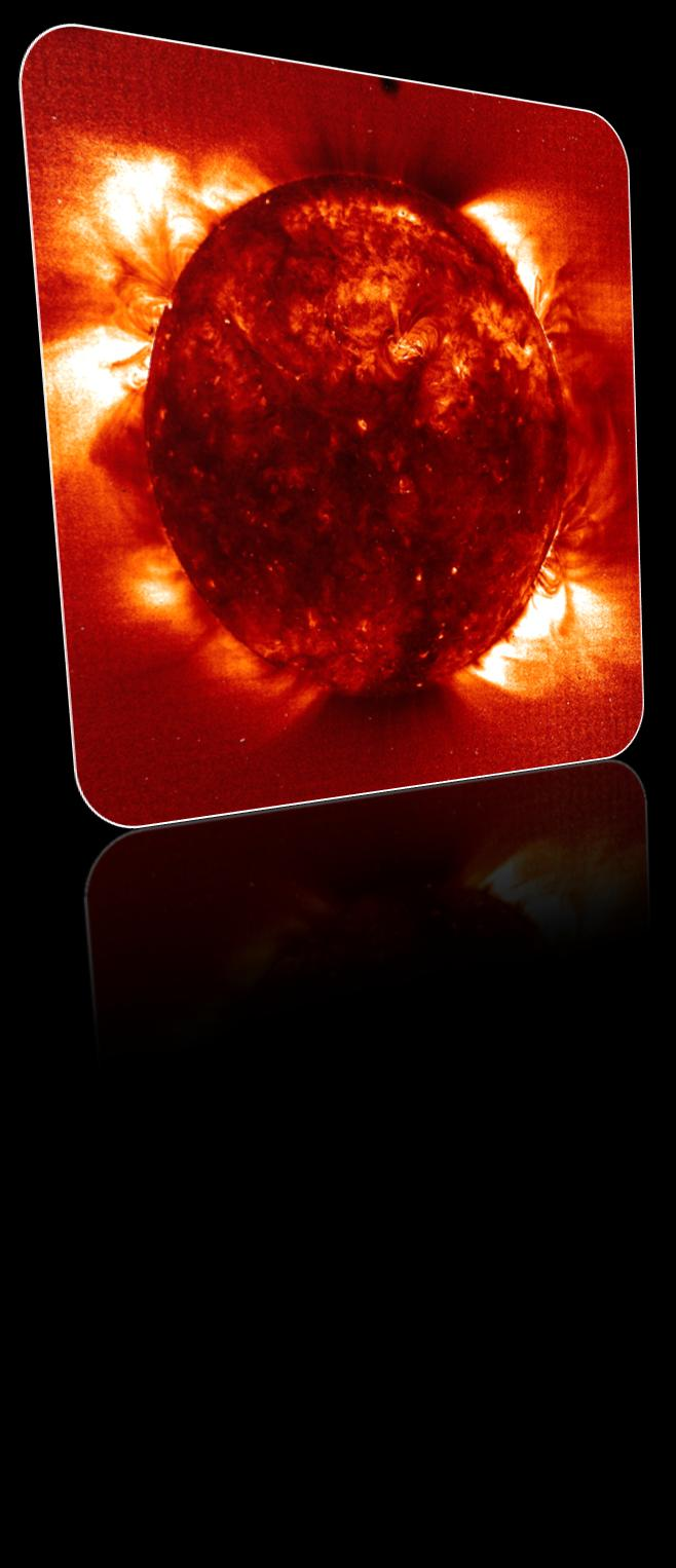 CARATTERISTICHE MORFOLOGICHE E ROTAZIONE Il Sole è una sfera di plasma quasi perfetta, le cui dimensioni sono di poco più grandi di quelle di una stella di media grandezza, ma comunque decisamente