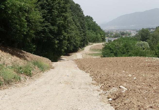 Foto 6 Sistemazione delle aree in prossimità del vecchio tracciato autostradale in loc. Cerreta.