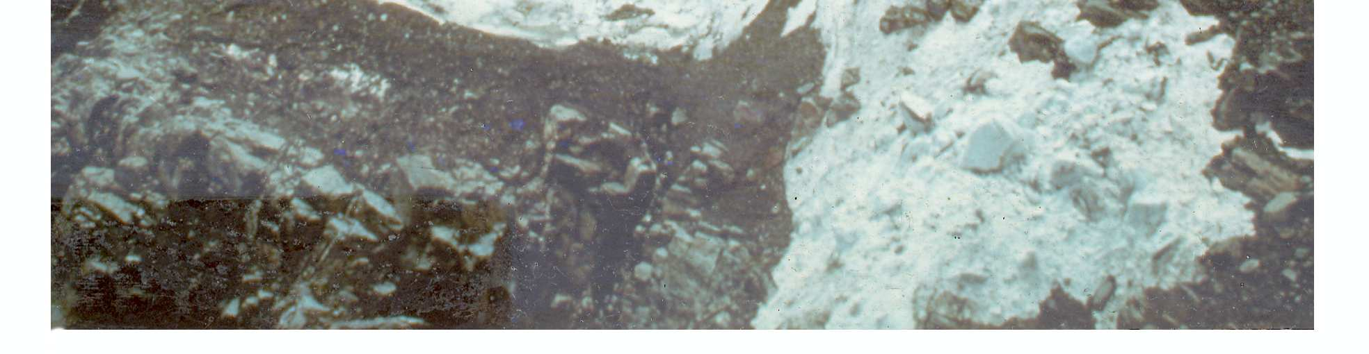 Questo è il meccanismo ipotizzato per il crollo del Ghiacciaio Superiore del Coolidge sul Monviso, avvenuto la notte del 6 luglio 1989 (Dutto et al.