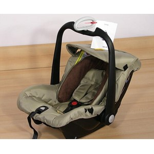 La portata massima è di 15 Kg. 196,00 CHF SN17 Sedile auto neonato Seggiolino auto di colore beige per neonati per bambini da 0 a 10kg (gruppo 0).