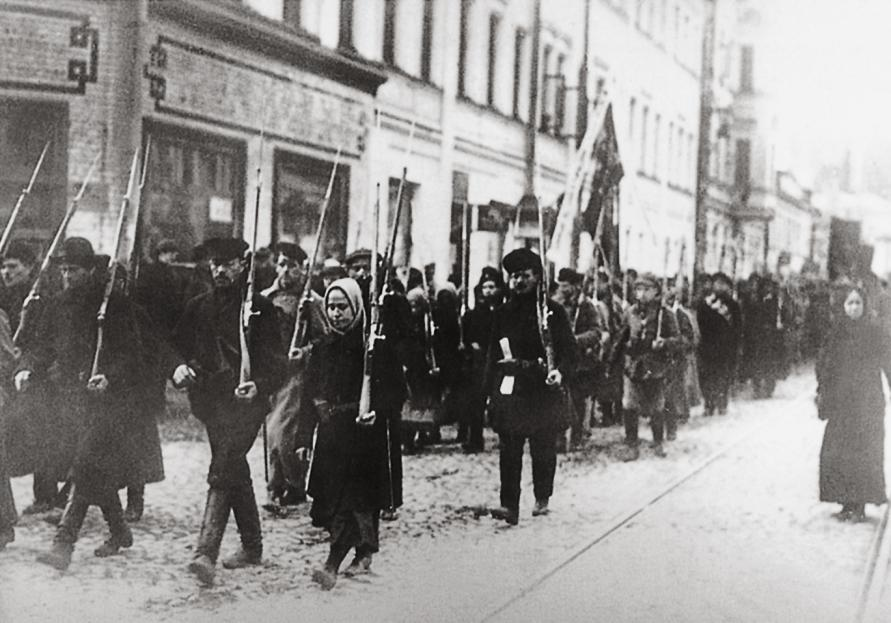 La rivoluzione d ottobre e l Urss I bolscevichi divennero sempre più popolari all interno dei soviet fino a raggiungere nell ottobre del 1917 la maggioranza dei delegati.