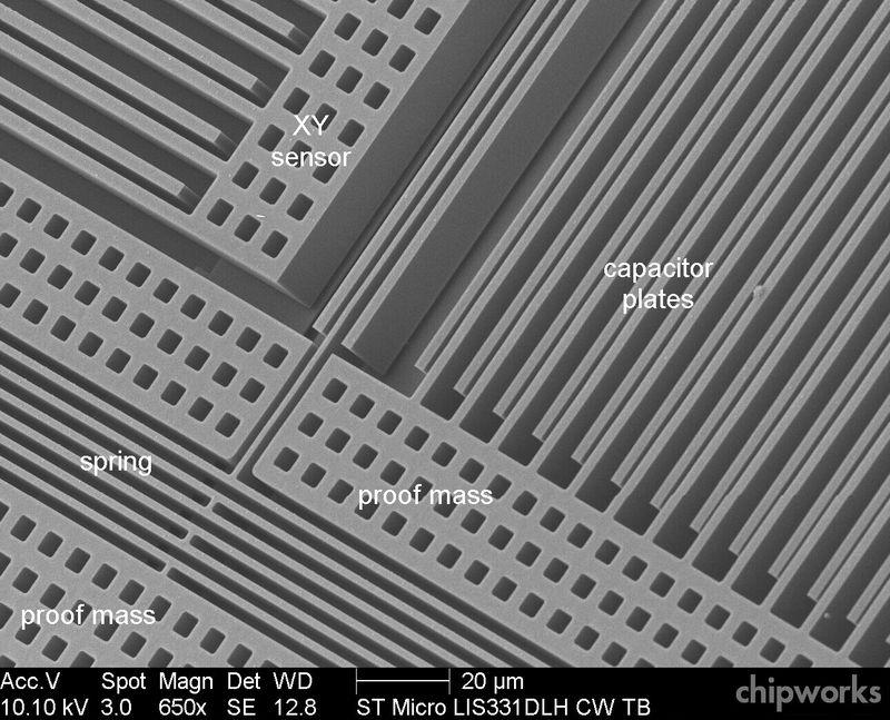 Foto SEM di accelerometro MEMS SEM