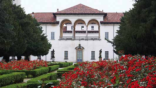 Cesano Maderno, Palzzo Arese Borromeo, Giardini CHIESA DI S. STEFANO PROTOMARTIRE Sec. XIII-XIX Piazza Mons. Arrigoni La sua struttura originaria risale al XIII secolo.