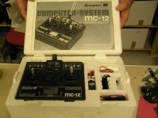 RA6 Mai usato, come Radiocomando MC12 Graupner, con manuale, antenna, ricevitore R700, coppia quarzi 40,815, 1 servocomando C577