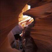 E' fortemente consigliato un giro in Jeep con i Navajo, possibilmente proprio al tramonto, il momento migliore per le fotografie (facoltativo, circa $70).