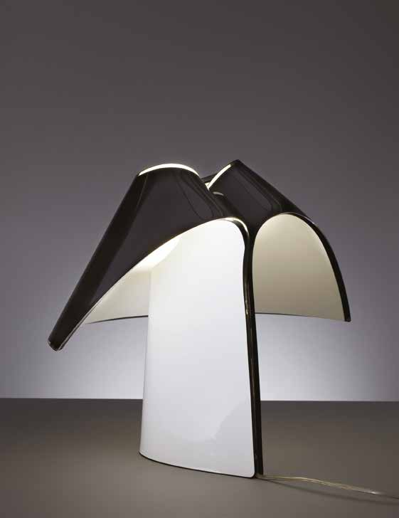 LADY Lampada da tavolo. Particolare lampada di design, realizzata interamente a mano in un solo pezzo.
