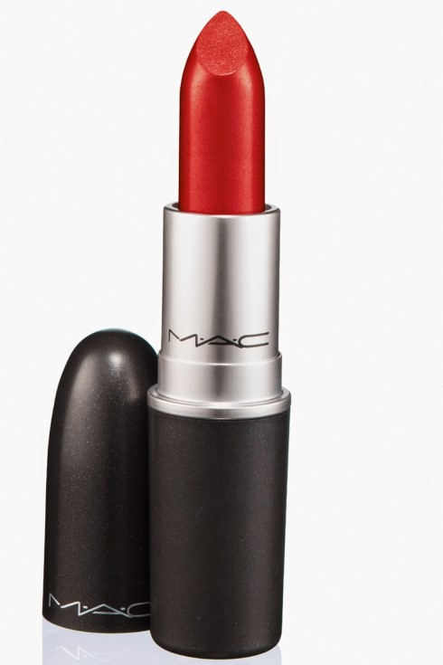 Prezzo: 9 CHF Codice: BB_17 MAC - Ruby Woo Il rossetto Ruby Woo della linea Mac satura le labbra