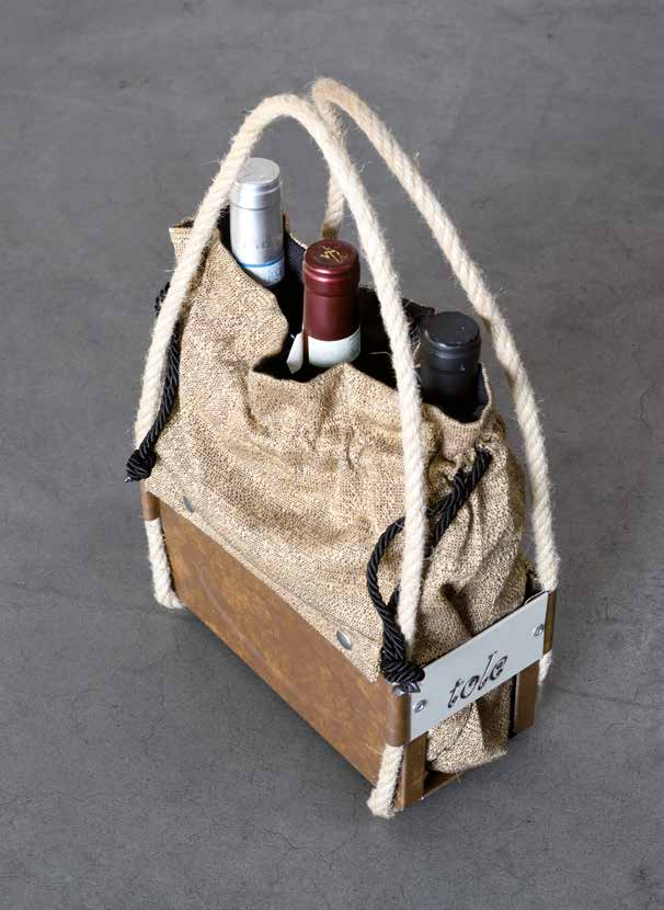 Porta tre bottiglie verticali Borsa per un elegante trasporto di tre bottiglie di vino e di quant altro la vostra fantasia vi suggerisca.