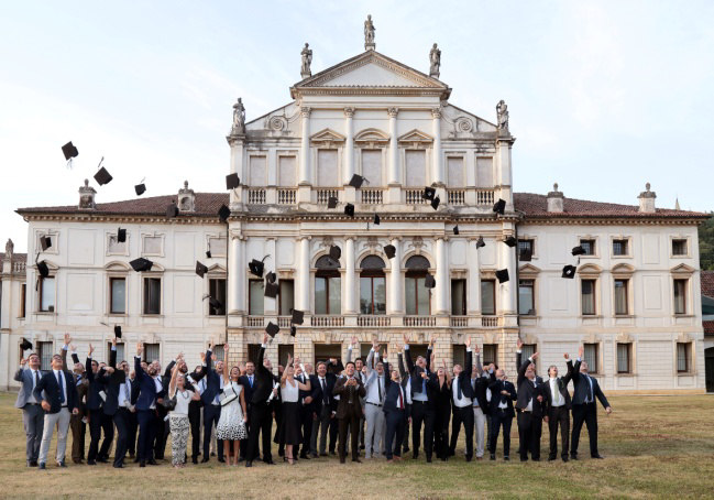 Biotecnologie per l impresa CUOA già da alcuni anni lavora con le aziende e i professionisti del settore biotech e sanitario, per affermare l importanza di affiancare alla dimensione tecnica