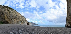 Arco Naturale L arco di Palinuro è una maestosa costruzione rocciosa che emerge dalle acque circostanti.