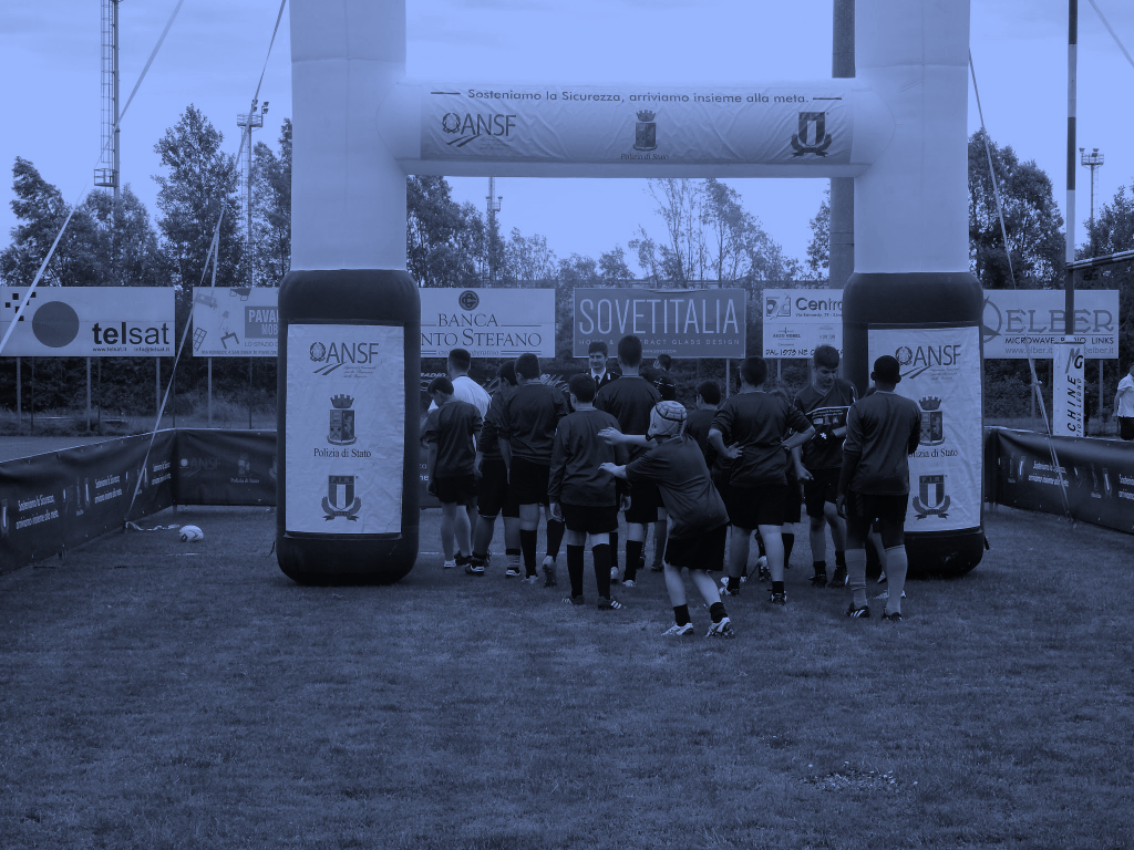 Rugby per tutti: Le Feste Le Feste Rugby per Tutti rappresentano un momento di sintesi dell attività di promozione dei club mediante un attività di competizione interregionale e, hanno lo scopo di