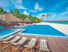 Il resort è caratterizzato dalla perfetta combinazione di elementi caratteristici dell architettura maldiviana e di quelli del lusso