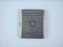 010 - Portasigarette - Cigarettes holder in argento e smalto blu, decoro a guilloche. Silver with blu enamel stripes, guilloche decoration.