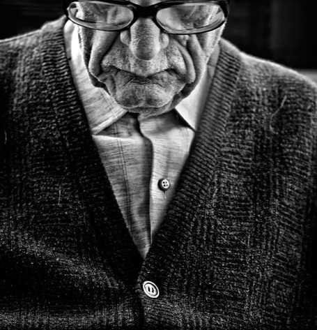 Sig. Carlo Rischio di fragilità = 85 81 anni, residente nel distretto di Faenza, vive con la moglie di 78 aa Ipertensione, BPCO e un inizio di Demenza 1 visita spec.