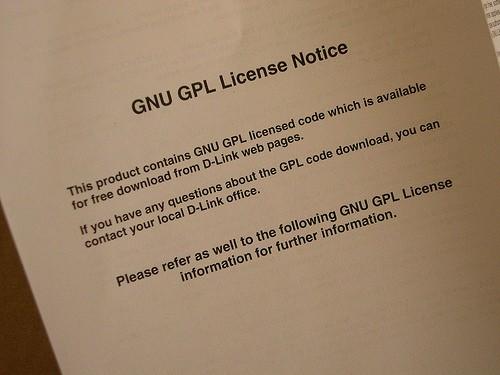 La GPL si evolve... La prima versione della licenza GPL (la 1.0) e' datata 1989. In un panorama in continua evoluzione come quello informatico, anche una licenza non puo' rimanere immutata per molto.