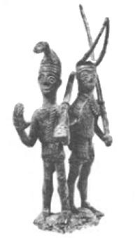 Bronzetti sardi di guerrieri Toro androcefalo assiro di Nimrud (Museo del Louvre) Il copricapo del toro androcefalo di Nule presenta due piccole protuberanze laterali, come se si trattasse di pinne o
