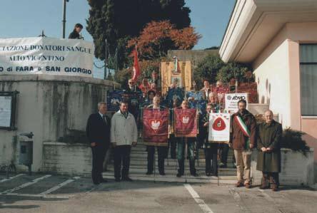 7 ottobre 1976-7 ottobre 2006: 30 anni di donazioni (A.S.) Trent anni, goccia dopo goccia: si è svolta domenica 12 novembre la festa per l anniversario del gruppo Donatori sangue Fara e S. Giorgio.