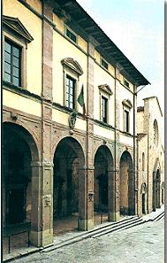 CAPOLUOGO ENTE PROPRIETARIO: COMUNE L'edificio ha tre lati liberi ed uno TOTALE 1.880 collegato all'agglomerato storico di Sansepolcro. TOTALE MC 6.