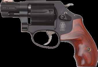 357 Magnum 340 PD HV-SC Ancora più leggero grazie al telaio in lega leggera allo scandio e al tamburo in titanio anziché in acciaio. Mirino Hi-viz in fibra. Sola doppia azione, cane interno.