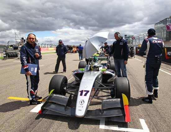 RENAULT 3.5 SIMONE GIGLIO 82 Filippo Zanier Quinta in campionato nella classifica a squadre, una prestigiosa vittoria a Monaco a dare un sapore particolare alla stagione.