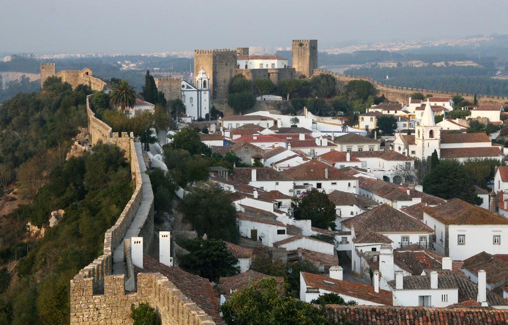 da Liberdade, Marquês de Pombal. Secondo Giorno (Giornata Intera) - Óbidos, Nazaré & Fátima Fátima, Aljustrel, Nazaré, Óbidos, Batalha.