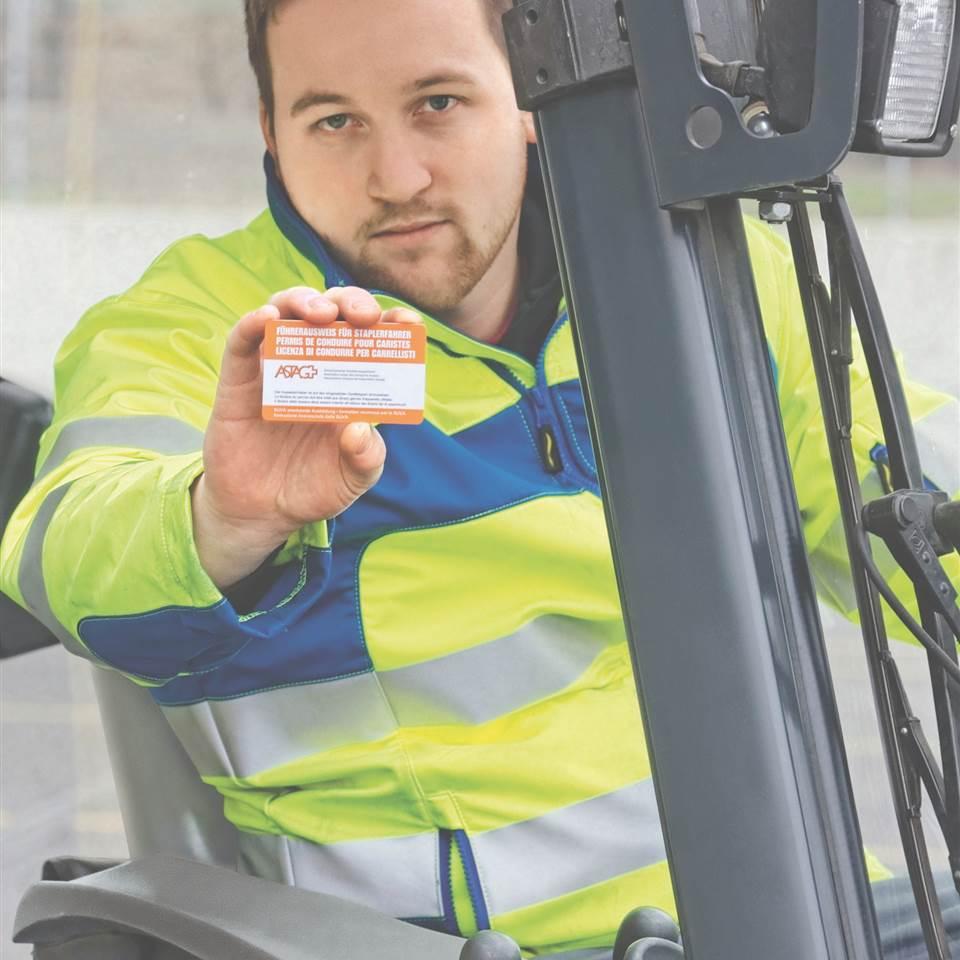 Lavoratore: guido il carrello elevatore Lavoratore: applico in maniera coerente solo se sono stato formato, istruito e