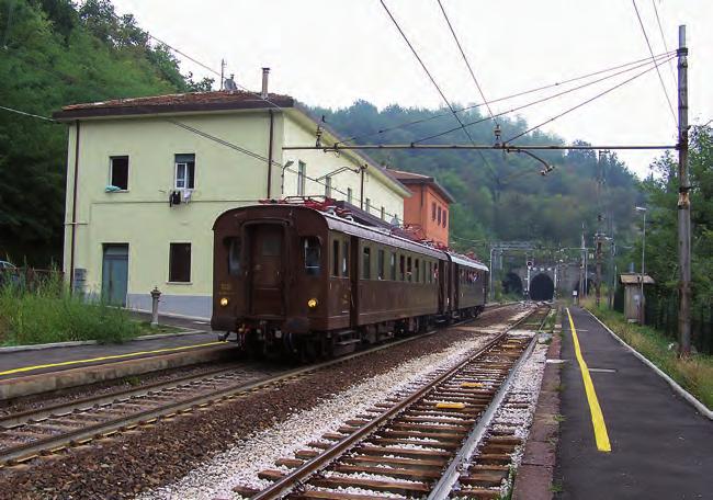 In alto: stazione di Corbezzi;