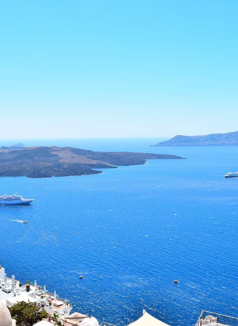 L isola: Santorini si estende su 73 km² e co