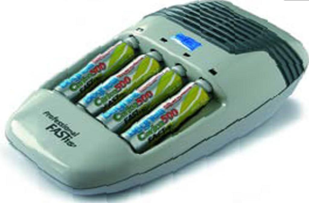 CR2 260 mah 8872 CARICABATTERIE BEGHELLI CARICA 500 FAST + 2 BATTERIE AA Caricatore rapido con microprocessore