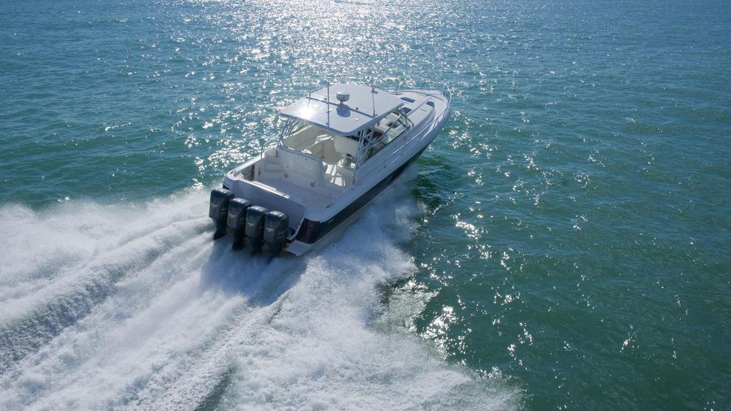 Massima soluzione di potenza V8 per le imbarcazioni più grandi Creato per impieghi gravosi delle imbarcazioni di grandi dimensioni, l'f350 di Yamaha da 5,3 litri è un motore potente e