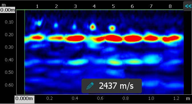 con visualizzazione immediata della parete di fondo A-scan con funzione di inviluppo per un