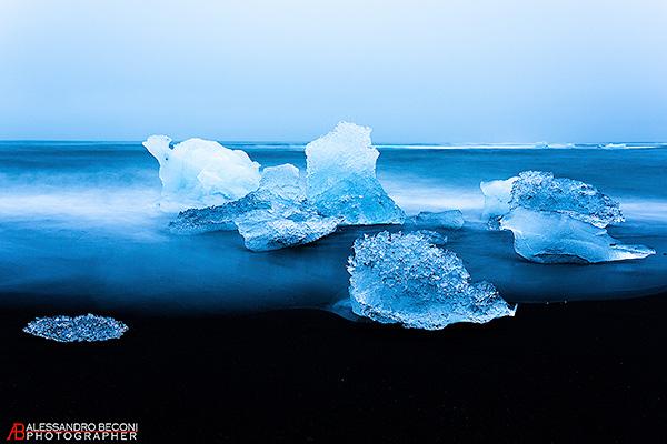 Il nostro viaggio inizierà da Reykjavik verso la cittadina di Vik, famosa per le sue spiagge nere, ed arriveremo fino al ghiacciaio più grande d Europa, il Vatnajokull, prima di esplorare