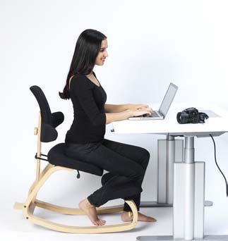 Sedute convenzionali, sedute ergonomiche e sedute attive L utilizzo di sedie convenzionali rappresenta uno dei principali fattori di rischio e la scelta di una