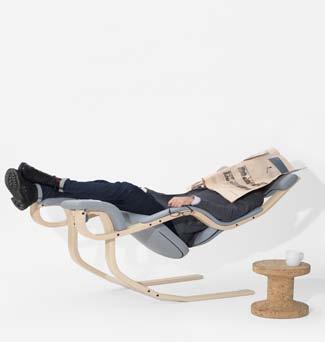 Le sedute Varier sono tuttavia le uniche che garantiscono una postura ergonomica della colonna e degli arti senza l utilizzo di supporti e contemporaneamente