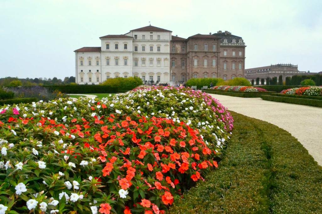 2 Pasqua e Pasquetta alla Reggia di Venaria In occasione delle festività di Pasqua e Pasquetta, La Venaria Reale offre un programma ricchissimo di eventi ed iniziative eccezionali.