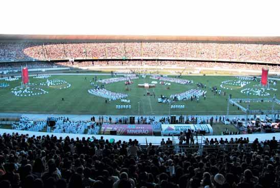 8 Attualità La tifoseria di Dio A Torcida de Deus In clima di coppa del mondo tutto ciò che riguarda tifoseria diventa normale, anzi attuale e perché no, divertente.