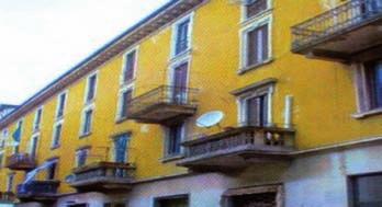 PAGINA 2 APPARTAMENTO di mq 45, piano 1, locale con cucina, un servizio, balcone e cantina al piano interrato. Prezzo base Euro 30.000,00. Vendita senza incanto 18-9-14 ore 15:45.