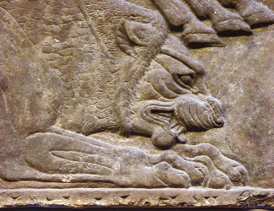 La caccia era un attività molto amata dai re assiri, perché con essa veniva onorato il loro valore; per questo motivo spesso si svolgeva entro riserve annesse ai palazzi reali, in cui le fiere,