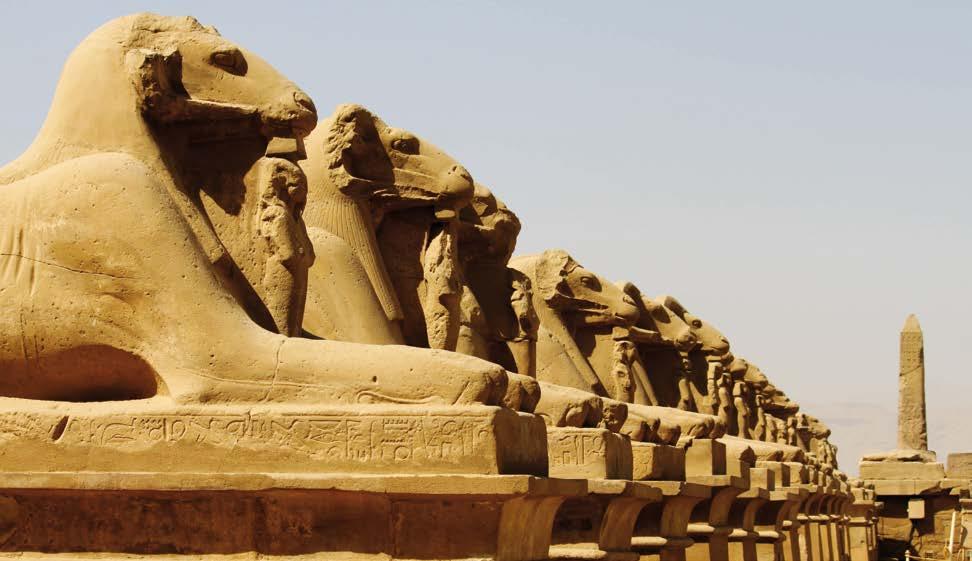 Tebe, fu una delle più importanti città dell Antico Egitto e capitale nel Nuovo Regno. Nel suo periodo di massimo splendore vennero realizzati i complessi templari di Karnak e di Luxor.