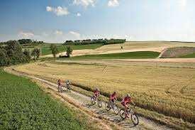 (130Km) che prevede la realizzazione di una dorsale cicloturistica sul tracciato europeo, con particolare attenzione al