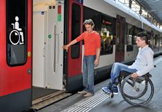 30 6.1 Accessi a pianale ribassato nel traffico a lunga percorrenza. Nel traffico a lunga percorrenza delle FFS, l accesso a raso è garantito dalle carrozze del treno a due piani (IC 2000).