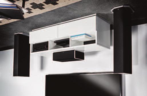 Finitura: rivestimento cabinet in tela nera, base in alluminio. Dimensioni con base: 27.9x90.17x33.