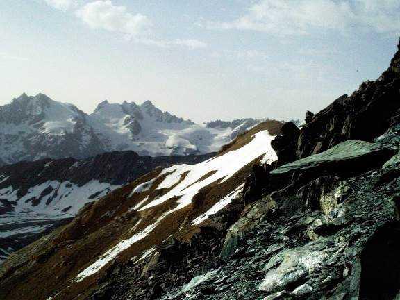 IL TUO VIAGGIO TREKKING DEL GRAN PARADISO E VETTA 4061M ITALIA Sette giorni di traversata per scoprire il Parco Nazionale del Gran Paradiso, selvaggio e incontaminato.