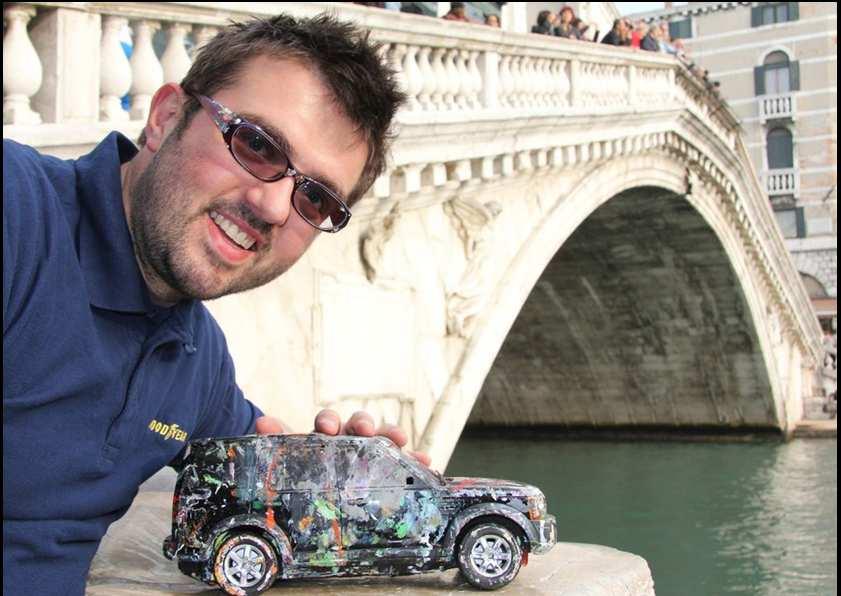 Artisti in viaggio con Goodyear Dunlop per celebrare l introduzione dell etichetta europea dei pneumatici Il 22 ottobre è partito dalla splendida città di Venezia, il tour artistico organizzato da