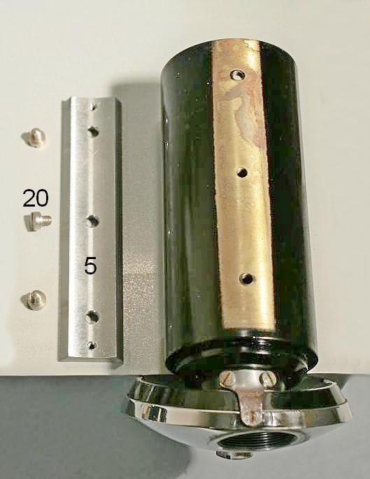 Fig. 2854 (a destra) Tolte le tre viti 20, si stacca la coda di rondine macro (5) dal tubo. Fig.