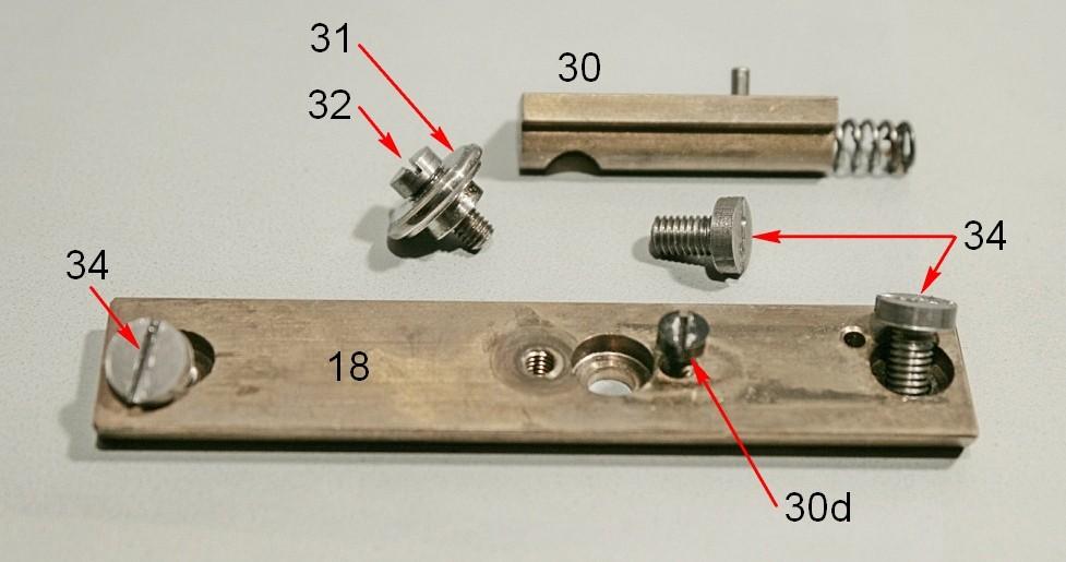 Fig. 2789 La coda di rondine lineare del movimento micro, completamente smontata. Apriamo una parentesi ed esaminiamo il movimento macrometrico. Fig.