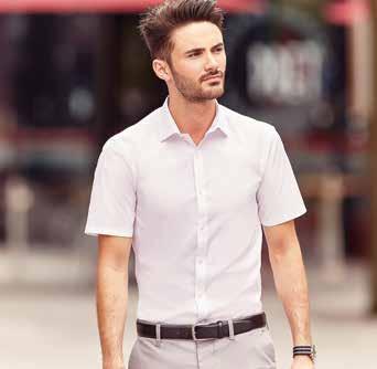 CAMICIE COTONE / ELASTOMULTIESTERE RU96M CAMICIA UOMO STRETCH MEZZA MANICA ULTIMATE 25-30 g/m 2 75% Cotone / 25% Elastomultiestere (Lycra T400 ).