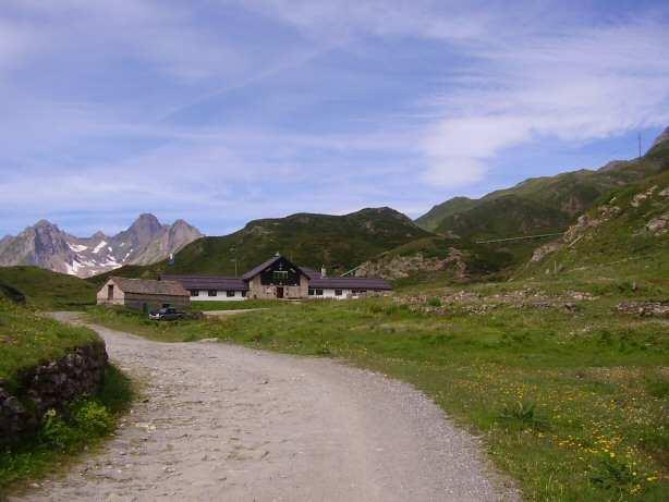 Rifugio Maria Luisa Località: Val Toggia (Alta Val Formazza) Difficoltà: E (escursionistica) Partenza: