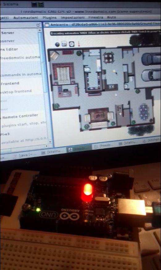 Il sistema operativo permette il controllo a distanza di dispositivi di domotica (un insieme di tecniche e servizi che tendono a